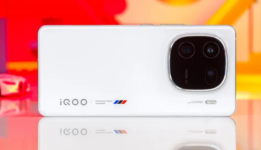 รีวิว iQOO 12: Snapdragon 8 Gen 3 มาถึงแล้ว