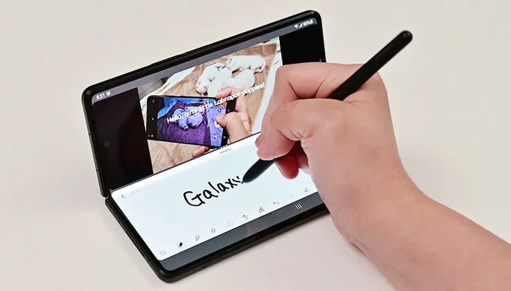 Samsung อาจใช้ "Super UTG" ที่หนักกว่าสำหรับ Galaxy Z Fold4